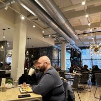 Great venue   at Sweet Diner in Milwaukee