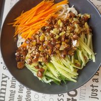 Noddles with soy bean paste at Happy Veggie - 天街素食 in Budapest