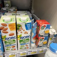 Vegan milk and creamm  at Sherpa  in Chamrousse