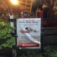 They sell spice mixes and delicious mango chutney   at Dream Family  in Tangalle