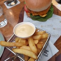 Vegan burger 🍔 at Brasserie Quinty's in De Koog