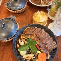 Vegane Ente in verschiedenen Variationen   at Sen Veggie in Erding