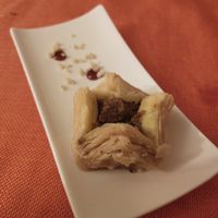 Baklava de pistacho (tienen de varios sabores y todos son veganos) at Entre Terres Restaurant in Girona