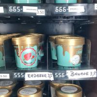 Vegan options in vending machine #Veganuary at Granatella Eis in Bonn