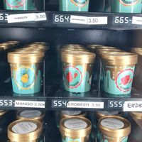 Vegan options in vending machine #Veganuary at Granatella Eis in Bonn