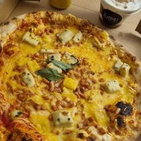 4 vegan cheese and vegan tiramisu at Lou in Lille