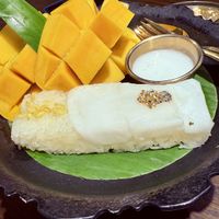 Mango and sticky ricee  at Vegan Mahanakhon in Bangkok