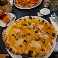  at Meow Pizzeria Verde in Innsbruck