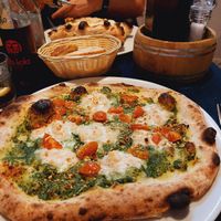 Pew pew pesto 💚 at Meow Pizzeria Verde in Innsbruck