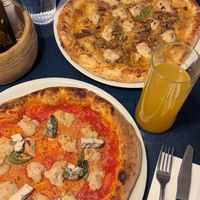   at Meow Pizzeria Verde in Innsbruck