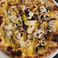  at Meow Pizzeria Verde in Innsbruck