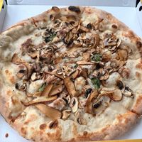   at Meow Pizzeria Verde in Innsbruck