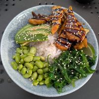 Tempeh bowl at KOKU Sushi in Gniezno