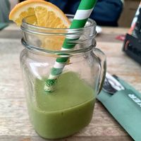 Smoothie met spinazie at Wad Lekker in De Koog