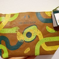 Avocado travel pack -  product sizes suitable for hand luggage at The Body Shop in Vienna