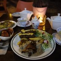 Bunte Bohnen Braten, Blumenkohl Wings und Quiche Lorraine at Symbiose in Leipzig