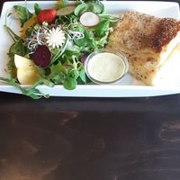 Süßkartoffelnstrudel mit Salat at Symbiose in Leipzig
