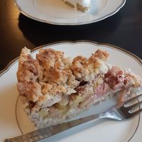 Rhabarber und Mandel Crumble und Mango Cheese cake at Symbiose in Leipzig