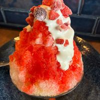 Mango strawberry vegan shaved ice at Vegan Ramen by Playpen Friends in Osaka