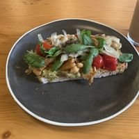 Toast „the vegan"  at Café Pendiente  in Barcelona