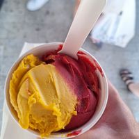 Mango en framboos at Australian Home Made Ice Cream in De Panne