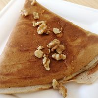 Vegan sweet crepe with chocolate, walnuts and agave syrup at La francesa - crêperie in Toledo