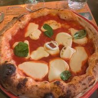Margherita con formaggio vegano at Fradiavolo Pizzeria in Modena