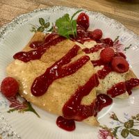 Himbeer-Cheese-Crêpes ⭐️⭐️⭐️⭐️⭐️  at Vegan Friends Kitchen in Warsaw
