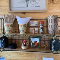 Palitos para revolver bebidas, servilletas, canela #Veganuary at RURAL in Cochamo