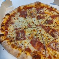 Vegan ham pizza at Buon Gusto Pizzeria in Leipzig