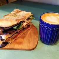 Vegan sandwich with seitan at Rawa Speciality Coffee in Granada
