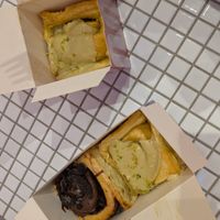 Pistacchio & oreo rolls at Cinnamood in Vienna