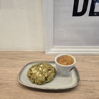 Matcha cookie and kleiner brauner at IchBinSüß in Vienna