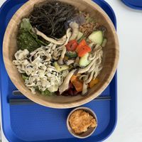 Bowl vegan avec nouilles de tofu   at CHOSUNBOWL  in Seoul