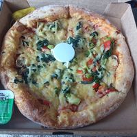 Pizza vegan Fresh Garden original crust with extra cheese at Papa John's in Frankfurt