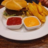 Burger at The Lady Luck in Canterbury