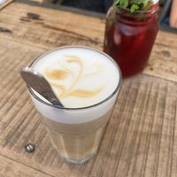 Kaffee mit Hafermilch   at noa.s Café in Kerpen