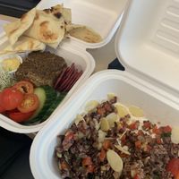 Assiette de Végé pâté et salade de riz   at Maison De Thé La Théière A L'Envers in Saguenay