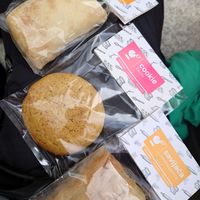 Pastries and the MOST PERFECT COOKIE ON EARTH at bio&bio in Pula