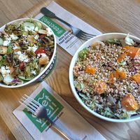 Falafel salad and chickpea quinoa salad at Eeetwell in Avignon