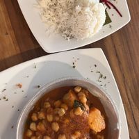 Chickpeas dish served with rice and avocado    at Tierra Mia in La Fortuna