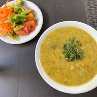 Todo muuuy rico, hasta la ensalada tenía un aderezo delicioso. at Delicias  Naturales in Bucaramanga
