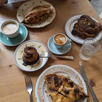 sandwich of the moment, hazelnut croissant, florés pastry & quiche of the moment at Les Belles Âmes Pâtisserie in Lyon