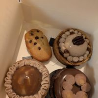 Madeleine, Pauline, Alexandre et Justine at Les Belles Âmes Pâtisserie in Lyon