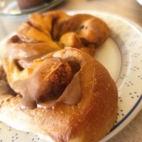 Roulé à la cannelle at Les Belles Âmes Pâtisserie in Lyon