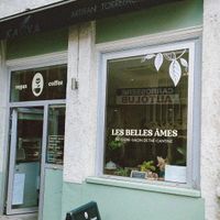 La devanture at Les Belles Âmes Pâtisserie in Lyon