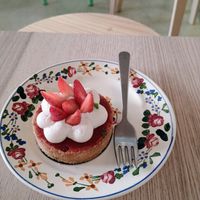 Strawberry pastry at Les Belles Âmes Pâtisserie in Lyon