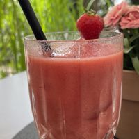 Pretty Pitaya Smoothie 🍓  at Edelweiss in Mayrhofen