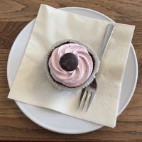 Cupcake (chocolate and raspberry)   at Krawummel in Muenster