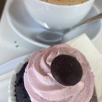 Tiramisu milk coffee and schoko-himbeer cupcake  at Krawummel in Muenster